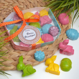 Пъстри великденски шоколадови бонбони Chochko с вкусове шоколад, ягода, малина, зелена смокиня, портокал и горски плод, в тематична кутийка, с възможност за персонализиран надпис.