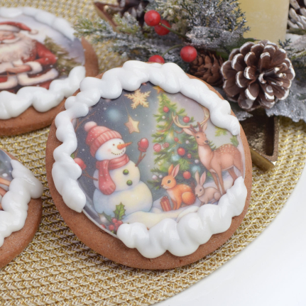 Голяма празнично декорирана коледна меденка Вълшебна гора, прясно изпечена с натурален мед и канела в красива празнична опаковка