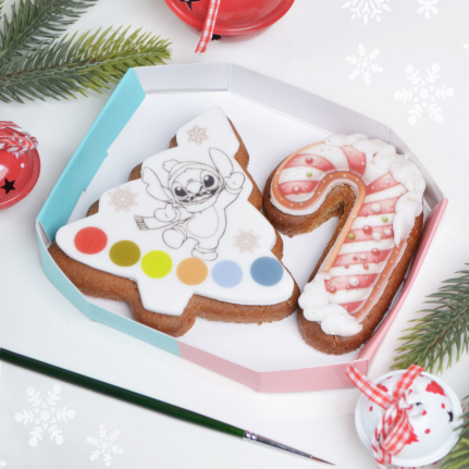 Прясно изпечени ароматни коледни меденки Торти Чочко с натурален мед и канела. Коледно забавление за малки и големи вкъщи. Подходящ подарък за деца над 2 години. Оцвети коледна меденка.