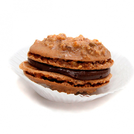 Ореховки с шоколадов крем от пекарната на Торти Чочко 